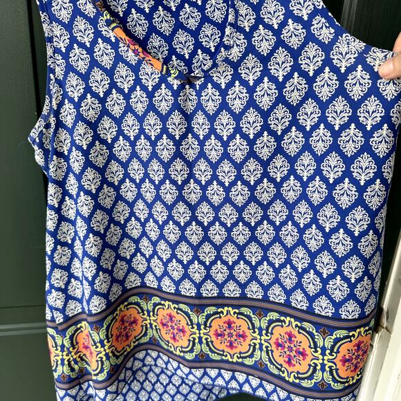 Francesca's Sz S Blue Rain Scroll Print Tank with Contrasting Hem & Neckline - Picture 2 of 5